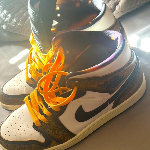 Men size 10 - Picture 1 of 4